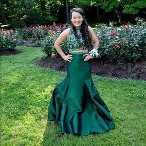 Jovani 2-piece prom dress